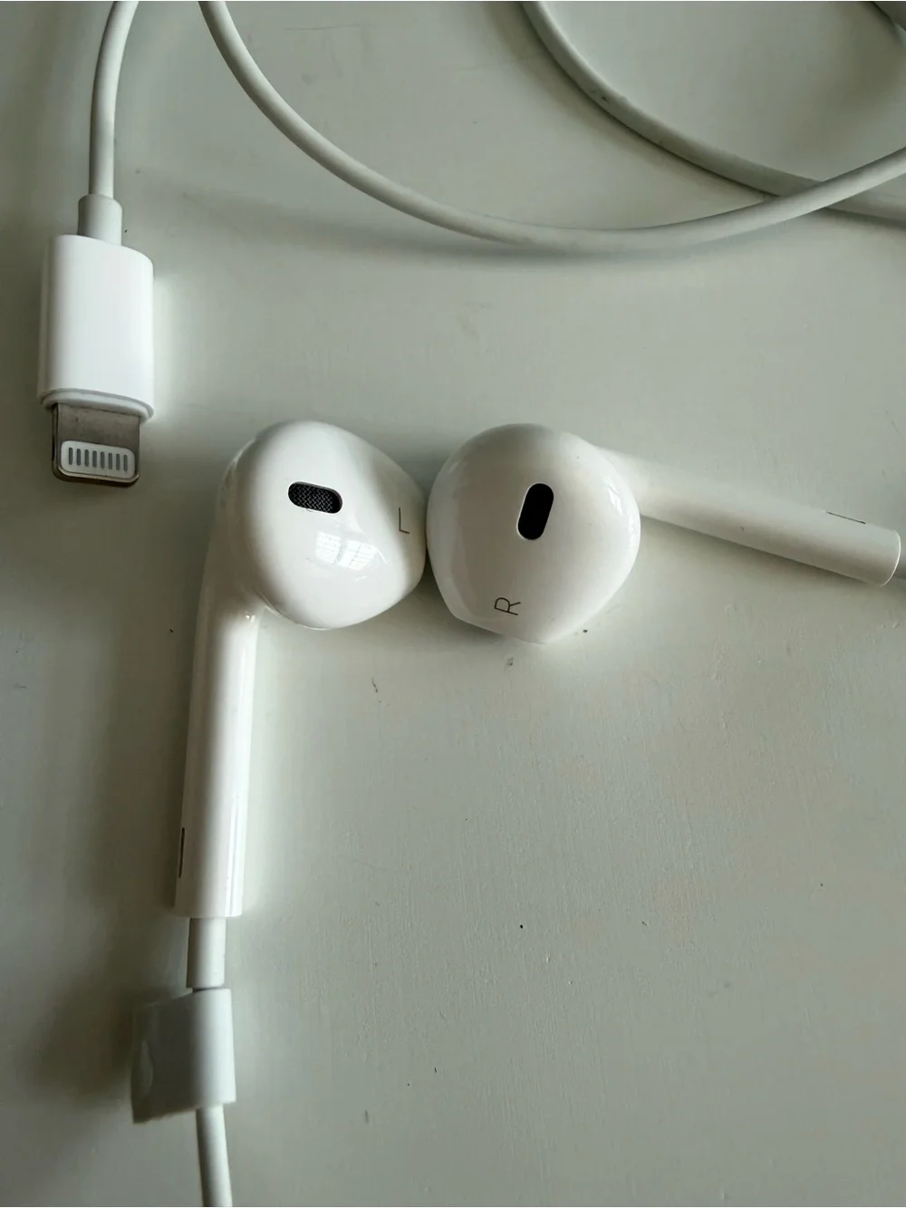 Apple Authentic Lightning Connector EarPods